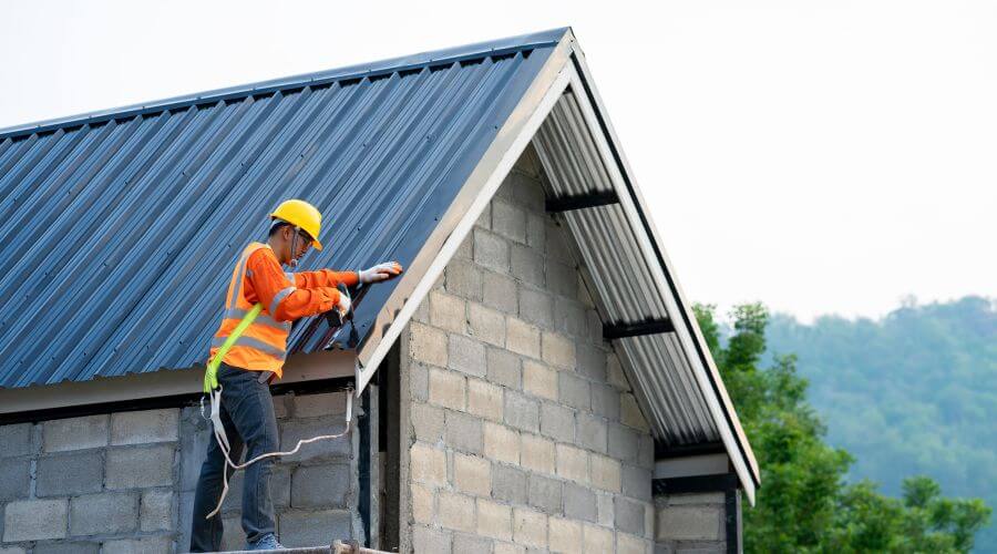 Professional gutter cleaning in Stinnett, TX